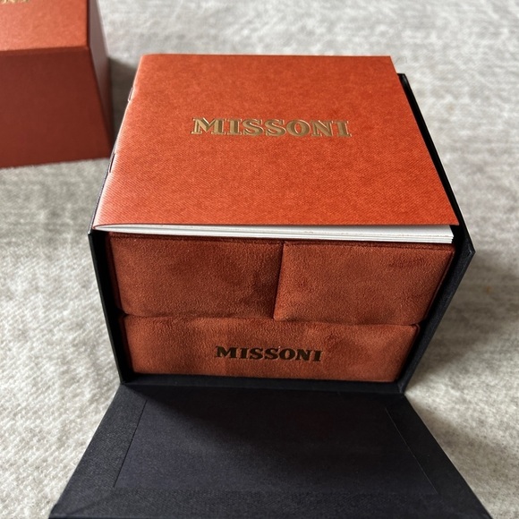 Missoni M1-29 Zig-zag Stainless Steel Watch, pink multicolored leather strap NWT - Picture 7 of 12